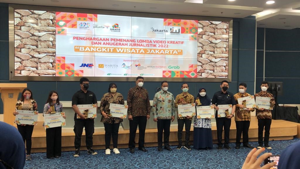 Para pemenang lomba video kreatif dan anugerah jurnalistik 2022, “Bangkit Wisata Jakarta”
