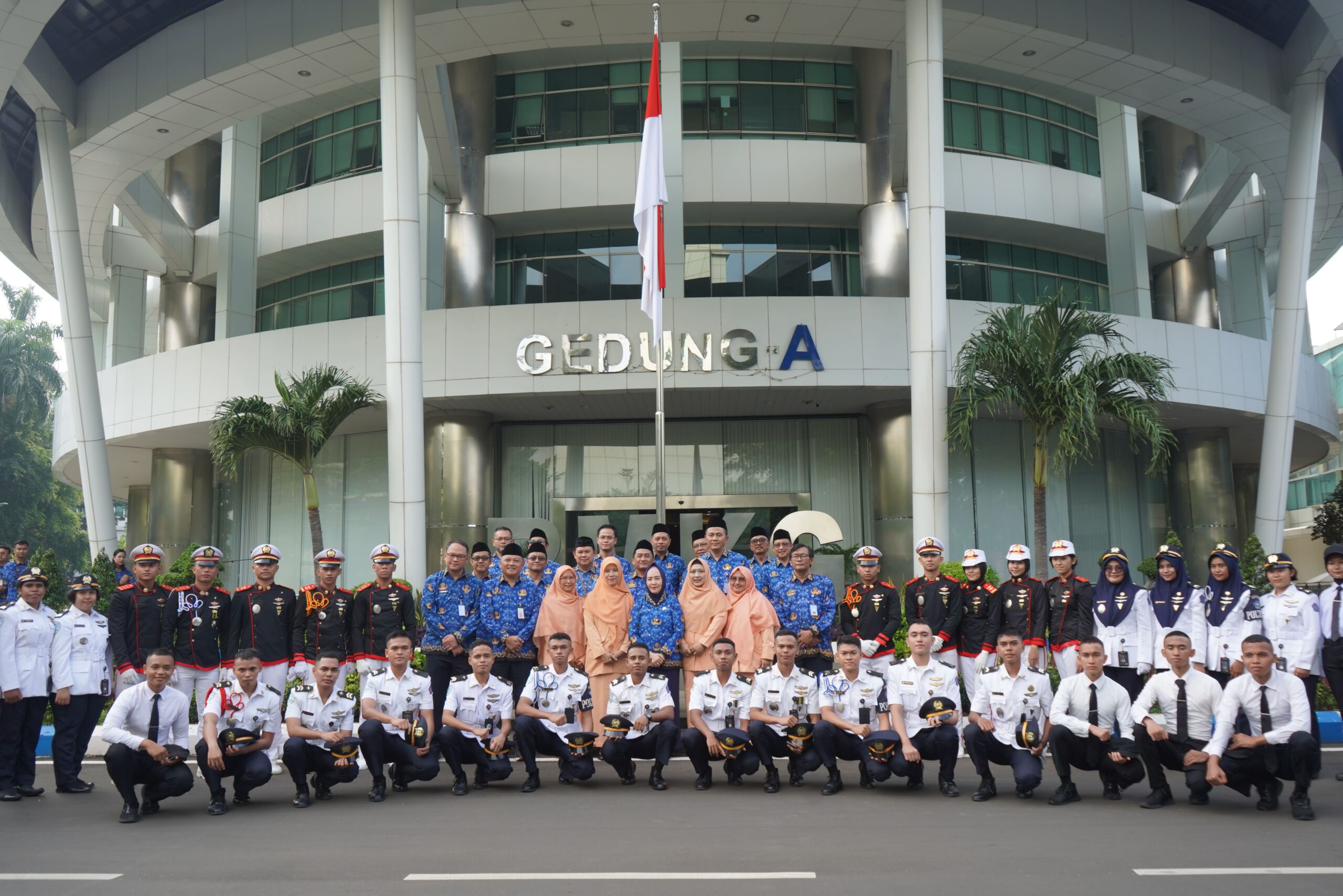 BANGKIT DAN BERSINERGI MENUJU INDONESIA KUAT, STMKG GELAR UPACARAPERINGATAN HARI KEBANGKITAN NASIONAL KE-117