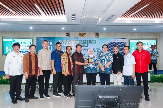 KUNJUNGAN SPESIFIK KOMISI V DPR RI KE STMKG: DORONG PENGUATAN PENDIDIKAN MKGI DAN INOVASI KEBENCANAAN
